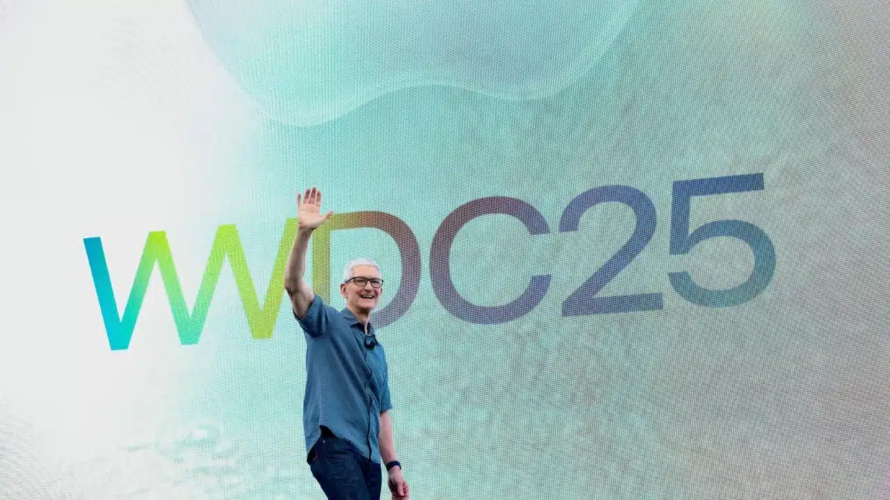 Apple’da yeni dönem, efsane isim gitti; yeni CEO atandı