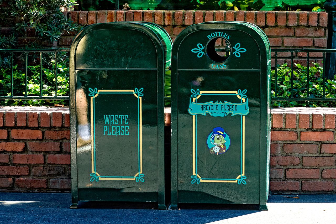 Disney’in ikonik çöp kutusu kararına hayranları isyan etti