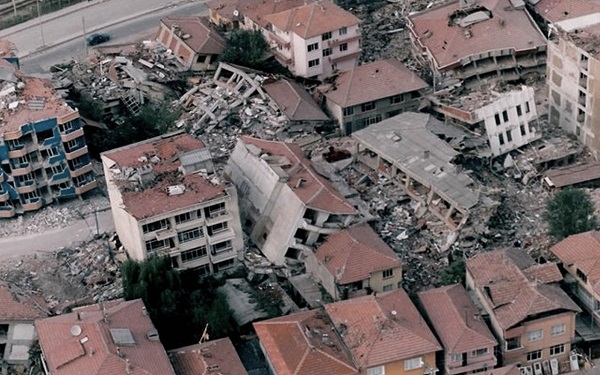 Depremde İstanbul'daki binaların 5'te biri yıkılacak 4