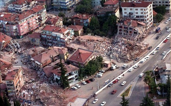 Depremde İstanbul'daki binaların 5'te biri yıkılacak 5