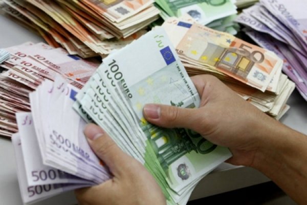ECB: Vatandaşın elindeki nakit 190 milyar euro arttı
