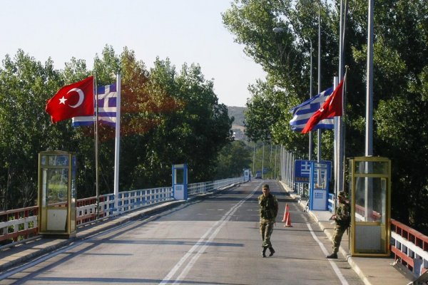 Yunanistan sınır kapıları 24 saat süresince kapatılıyor