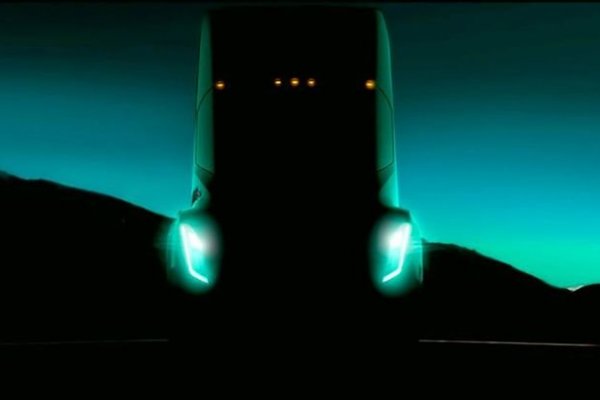 Tesla'nın elektrikli kamyonu ortaya çıktı