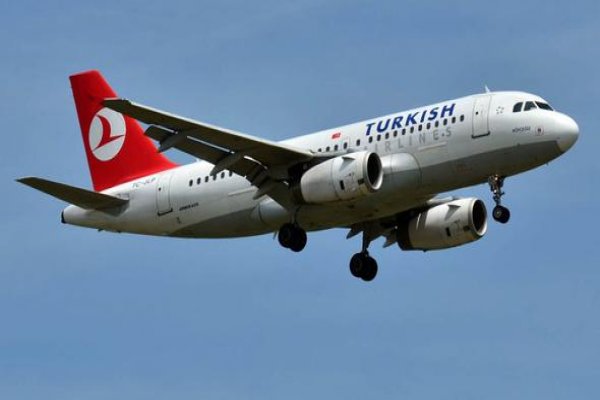 THY uçağı Atatürk Havalimanına acil iniş yaptı