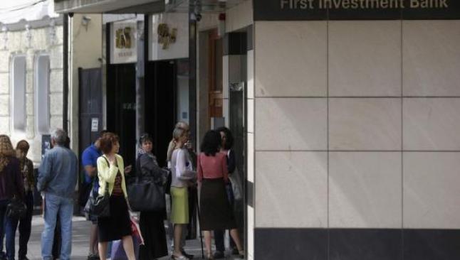 Yunan bankaları 1 hafta kapalı