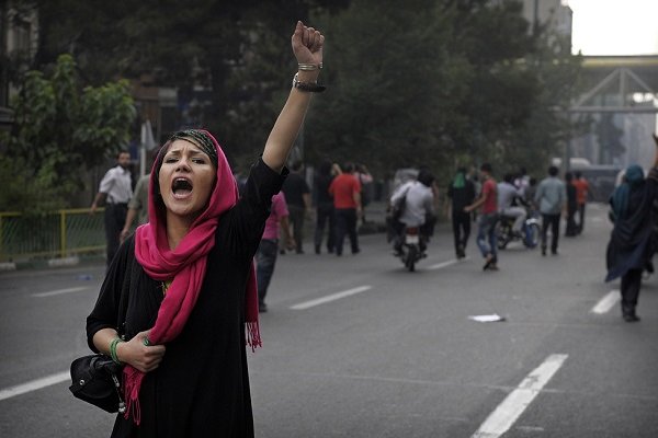 İran'daki protestolarda can kaybı artıyor