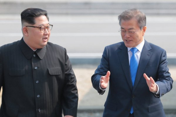 Kuzey Kore ve Güney Kore liderleri bir araya geldi