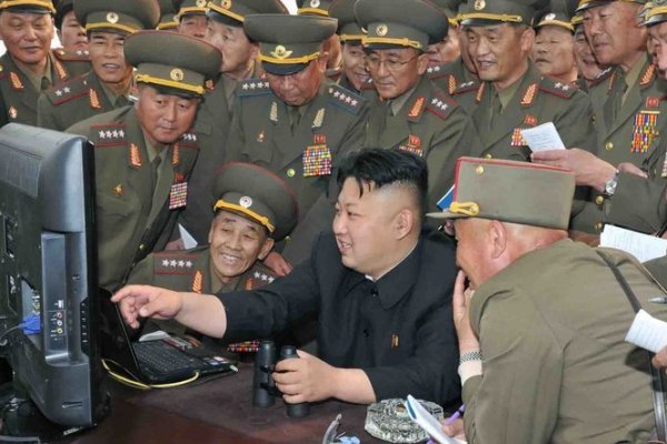 Kuzey Kore tanımlanamayan en az iki füze fırlattı