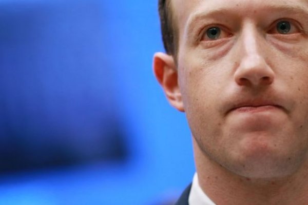 Zuckerberg'in çöpleriyle geçimini sağlıyor