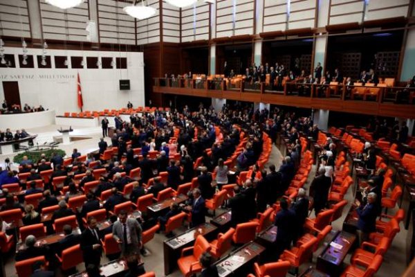 HDP Hatay Milletvekili Atay'ı yuhalayanlar Meclis'ten çıkarıldı