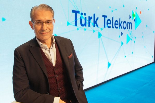 Türk Telekom CEO'su görevinden ayrıldı