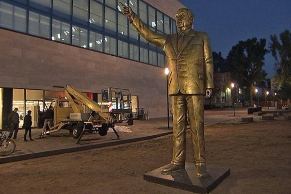 Almanya'da Erdoğan heykeli tartışma yarattı