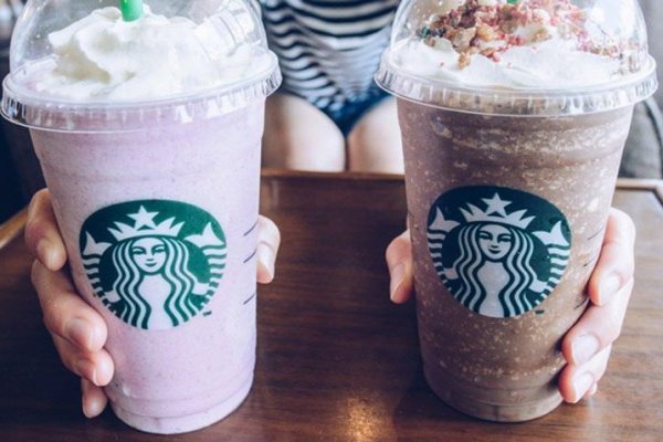 Starbucks, çalışanına hırsız muamelesi yapıyor