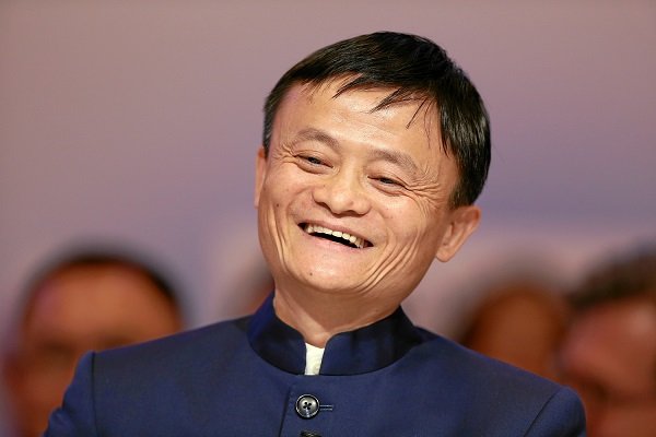 Alibaba'nın patronu SoftBank'ı da bırakıyor