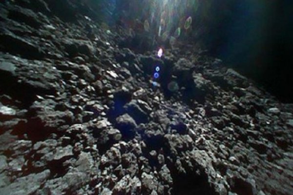 JAXA, asteroid Ryugu'dan yeni fotoğraflar yayımladı