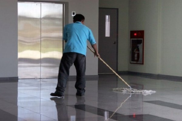 Altı bin üniversite mezunu temizlik işçisi olmak için İşkur'a başvurdu