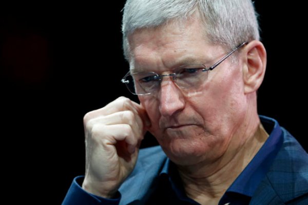 Apple satış tahminlerini revize etti, hisseleri yüzde 10 değer kaybetti