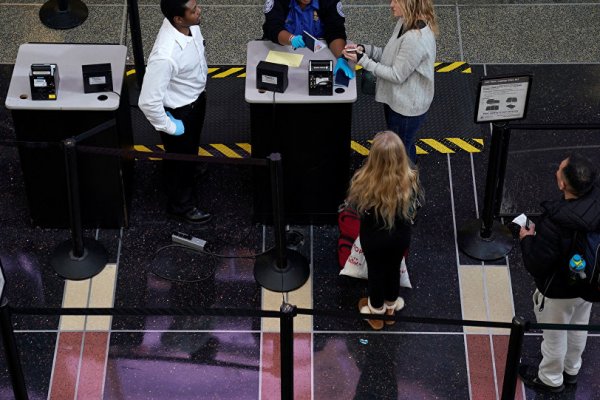 ABD'de hükümetin kapanması havalimanlarını vurdu
