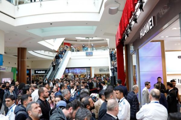 Huawei Deneyim Mağazası İstinyePark’ta açıldı
