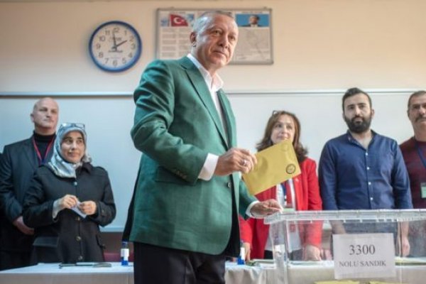 Guardian: Erdoğan için kötü olan seçim sonuçları demokrasi için iyi