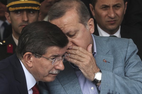 'Davutoğlu resmen Erdoğan'a rakip oldu'
