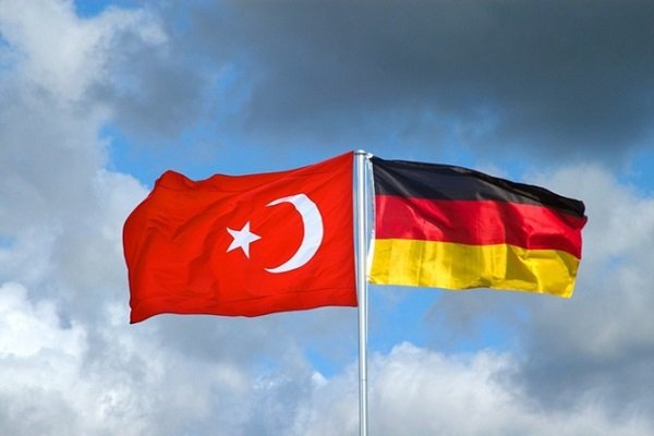 Almanya Türkiye'ye uçuşları sıkı denetim sonrası açacak