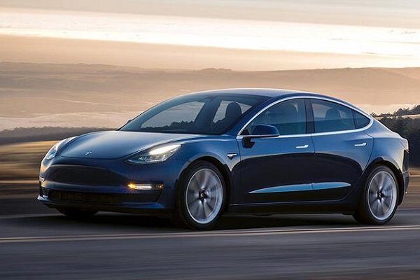 Tesla, Çin'de 100 bini aşkın otomobili geri çağırdı