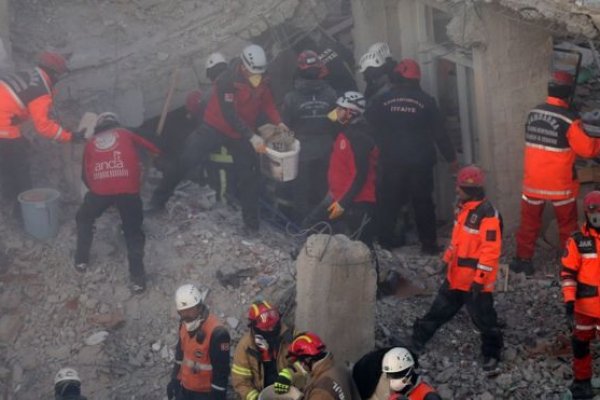 Depremde hayatını kaybedenlerin sayısı 35'e yükseldi
