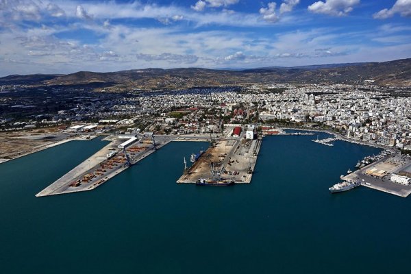 Yunanistan, 4 limandaki hisselerini satacak