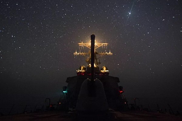 İran Basra Körfezi'nde kendi savaş gemisini vurdu