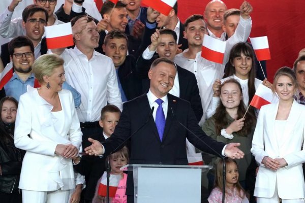 Polonya’da seçimin galibi Muhafazakar Duda
