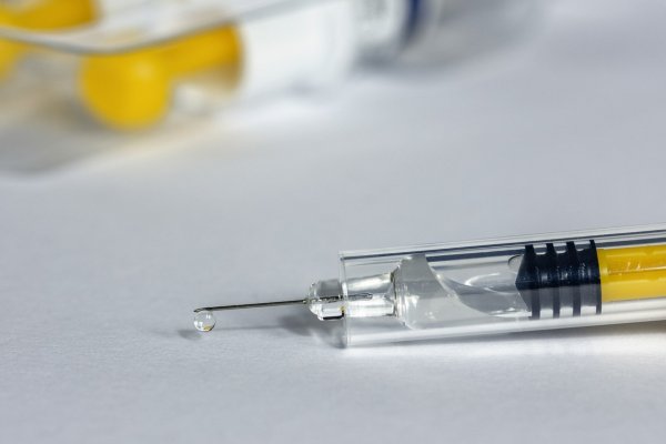 AB ülkelerinde 200 milyon doz Kovid-19 aşısı uygulandı