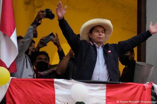 Peru'da Castillo, Devlet Başkanı olarak yemin etti