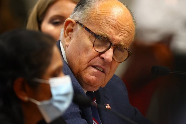 Trump'ın avukatı Giuliani'nin lisansı askıya alındı