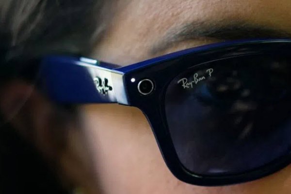 Facebook ilk akıllı gözlüğü Ray-Ban Stories'i tanıttı
