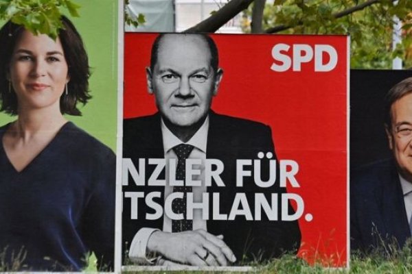 SPD, Yeşiller ve Hür Demokratlarla koalisyon istiyor