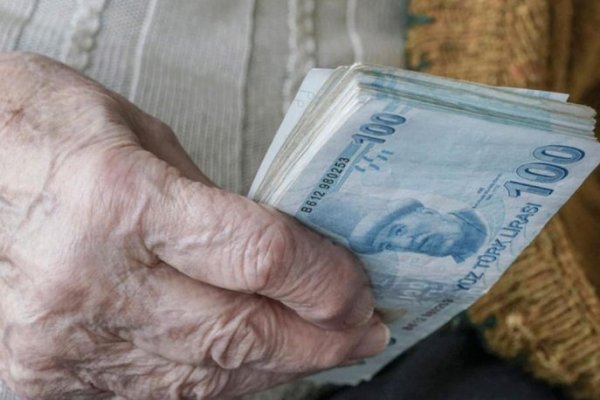 Emeklilik yaşı gelenler için geriye dönük borçlanma talebi