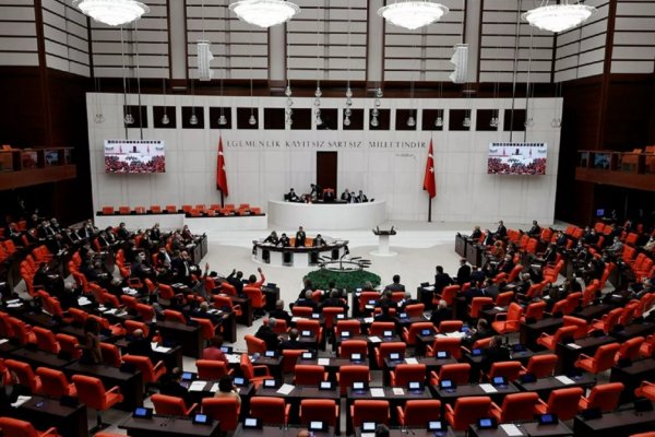 AKP'den 38 maddelik yeni yasa teklifi