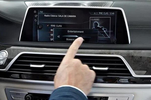 BMW'nin dokunmatik ekranlarına çip krizi engeli