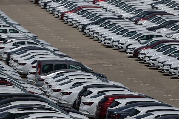 Rusya'da araç satışlarında rekor düşüş