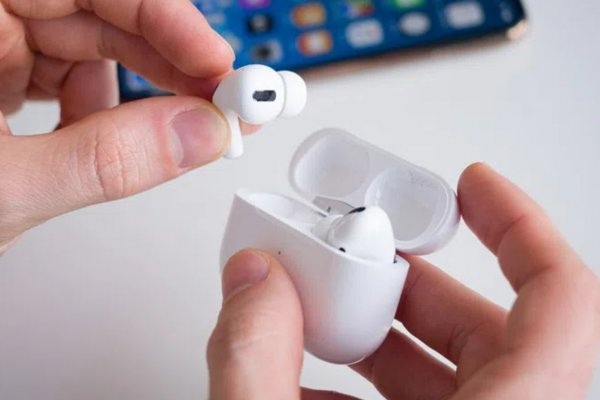 İşte Apple'ın yeni kablosuz kulaklığı AirPods Pro 2