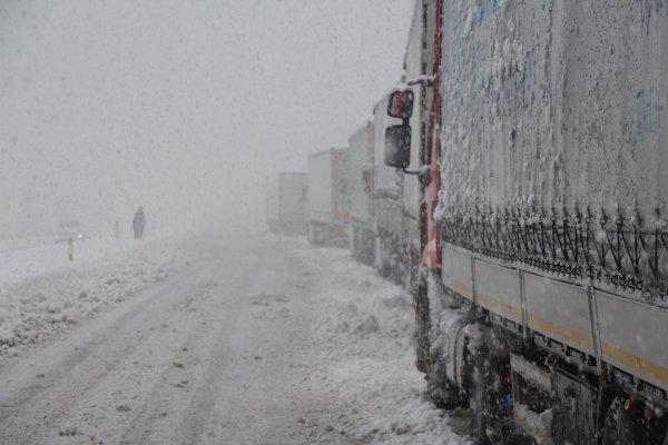 Bolu Dağı geçişi araç trafiğine kapatıldı