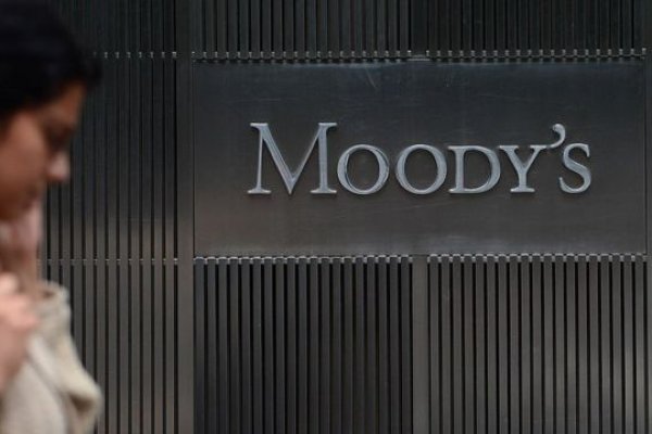 Moody's, Yunanistan'ın kredi notunu iki kademe birden yükseltti