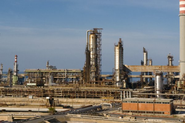 İtalya, Lukoil'in rafinerisini kamulaştıracak