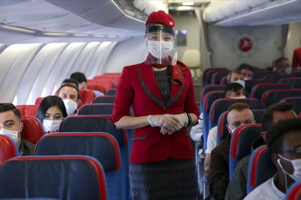 Uçuşlarda maske zorunluluğu kalkıyor