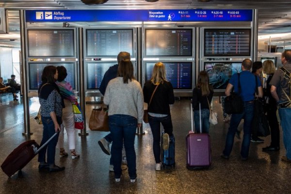 Avrupa uçuşlarına grev darbesi: Seyahate çıkacaklara önemli uyarı