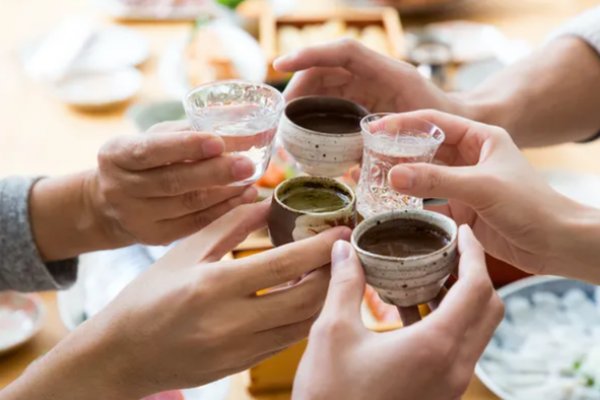 Japonya'da hükümet, gençleri alkol "tüketimine" teşvik edecek