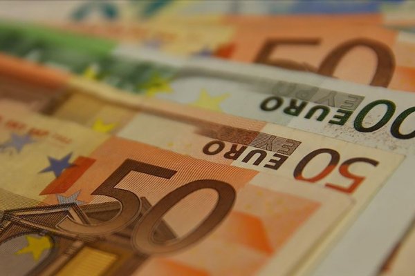 Euro Bölgesi'nde enflasyon yıllık yüzde 10 ile rekor tazeledi