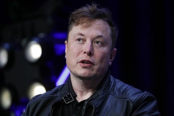 Elon Musk Fed'i faiz indirmeye çağırdı