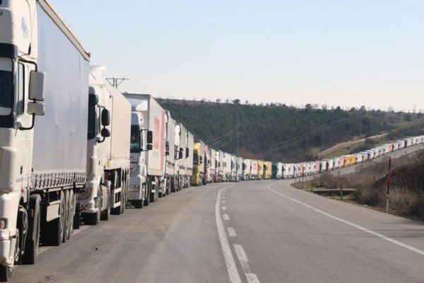 Rusya'dan kara yolu taşımacılığını durdurma kararı